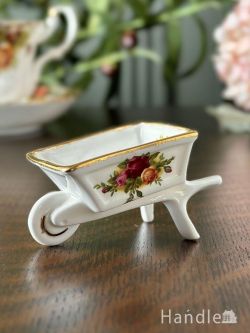 アンティーク雑貨 アンティークオブジェ 英国アンティークの手押し車のオブジェ、ロイヤルアルバートのオールドカントリーローズ