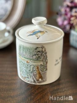 アンティーク雑貨 アンティーク食器 イギリスから届いたWEDGWOODの陶磁器、ピーターラビットの蓋付きボックス
