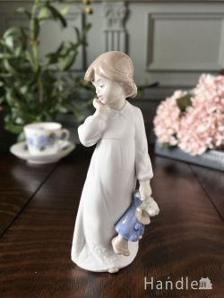 アンティーク雑貨 アンティークオブジェ イギリスで見つけたリヤドロ社のビンテージフィギュリン、NAOのピエロ人形を抱く少女のフィギュリン