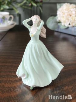 アンティーク雑貨 アンティークオブジェ コールポート（Coalport）の名匠ジョンブロムリー、風の中のレディのビンテージフィギュリン