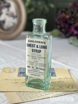 アンティーク雑貨 アンティークビン・香水瓶 イギリスから届いたアンティークボトル、CHILDREN'S CHEST＆LUNG SYRUP
