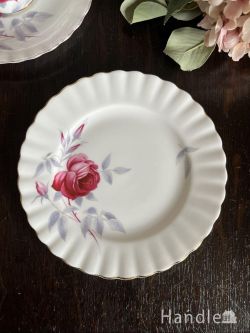 アンティーク雑貨 アンティーク食器 バラが描かれたロイヤルアルバート社の皿、Charmaineの美しいアンティークプレート