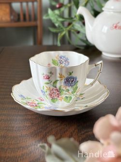 ピンクとブルーの紫陽花が美しく描かれた、英国アンティークのカップ＆ソーサー(m-10159-z)