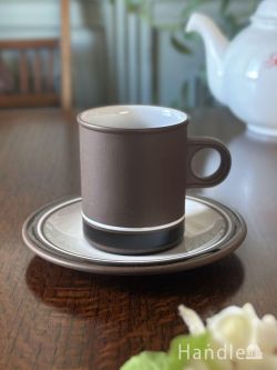 アンティーク雑貨 アンティーク食器 ホーンジー（HORNSEA)のおしゃれな食器、コントラスト（Contrast）のカップ＆ソーサー