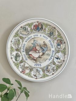 アンティーク雑貨 その他アンティーク雑貨 イギリスから届いたWEDGWOODのバースデイプレート、ピーターラビットのビンテージプレート