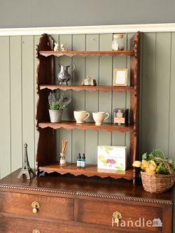 ほっこりしたぬくもりが漂うアンティークの棚、イギリスから届いたナチュラルなオープンシェルフ