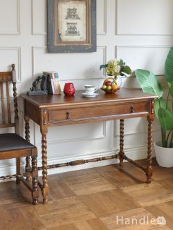 アンティーク風 アンティーク風の家具 アンティーク風のおしゃれな書斎机、Handleオリジナルのツイスト足のデスク