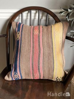 絨毯 キリム ストライプ模様のオールドキリム、プトラック（Pitrak）のおしゃれなクッション 