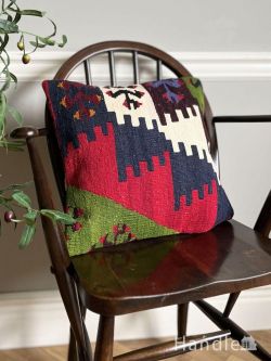 絨毯 キリム 北欧スタイルの色使いが魅力的な、幾何学模様のオールドキリムクッションカバー