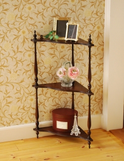 アンティーク家具 アンティークのウォールハンガー オシャレなアンティーク家具、コーナーシェルフ３段タイプ
