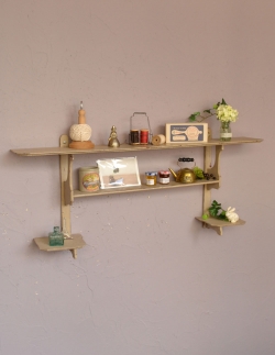 アンティーク家具 アンティークのウォールハンガー アンティークの壁付け家具、アイボリー色のウォールシェルフ 