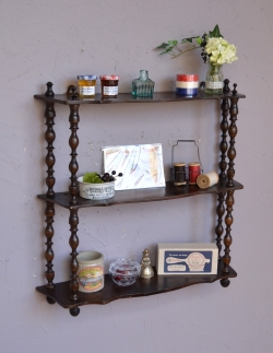アンティーク家具 アンティークのウォールハンガー お洒落なアンティークウッドシェルフ、ディスプレイラック