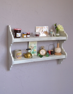 アンティーク家具 アンティークのウォールハンガー アンティークの小さなペイント家具、たっぷり飾れるウォールシェルフ