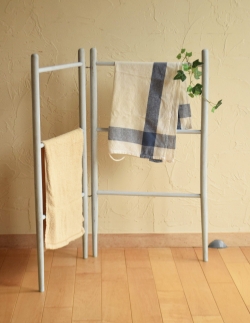 アンティーク家具 その他 アンティーク家具 ベビーブルーカラーのアンティークタオルハンガー(ランドリーラック)