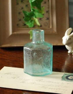 アンティーク雑貨  1940年代のアンティークのインクボトル 