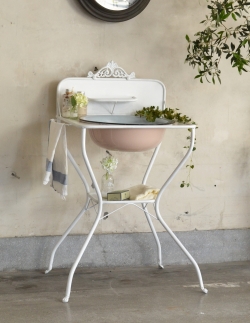 アンティーク家具 その他 アンティーク家具 フランスの海外らしいアンティーク家具、ホワイトペイントのアイアンウォッシュスタンド