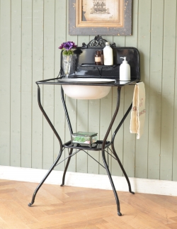 アンティーク家具 その他 アンティーク家具 細い脚のラインが素敵なアイアンのアンティークウォッシュスタンド