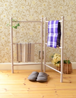 アンティーク家具 その他 アンティーク家具 ペイント仕上げのアンティークタオルハンガー(ランドリーラック)