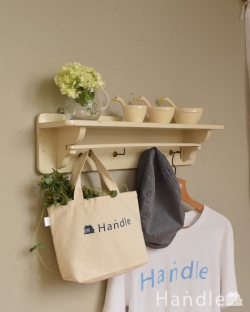 アンティーク家具 アンティークのウォールハンガー 壁に付けるだけで便利でお洒落なアンティークのウォールシェルフ（フック付き）