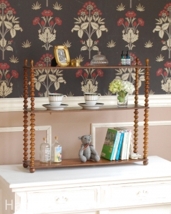 アンティーク家具 アンティークのウォールハンガー 卓上タイプのオープンミニシェルフ、小さなアンティーク家具