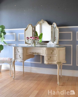 アンティーク家具 アンティークのドレッサー ミラーのフレームまで可愛いドレッシングテーブル（鏡台）、アンティークのフレンチインテリア