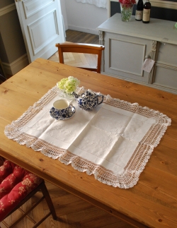 アンティーク雑貨 ミルクピッチャー お花のデザインが可愛いフランスのアンティーククロス