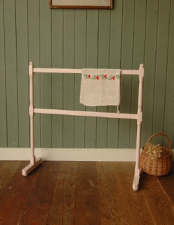 アンティーク家具 その他 アンティーク家具 アンティーク タオルハンガー（ベビーピンク）