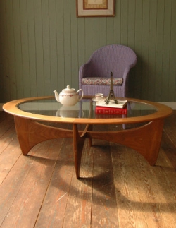 アンティーク家具  1960年代のアンティーク オーバル テーブル （G-plan）