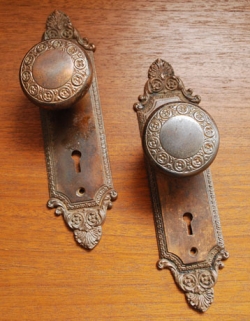 アンティーク雑貨 1920年代のアンティーク ドアノブロット (ラッチセット付)
