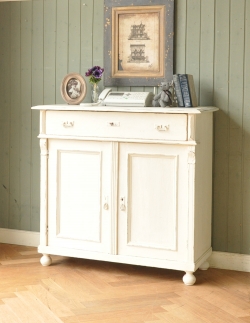 アンティーク家具 アンティークのキャビネット フランスのアンティークペイント家具、フレンチテイストの素敵なキャビネット