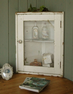 アンティーク家具  1940年代のアンティーク コーナー キャビネット