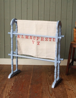 アンティーク家具 その他 アンティーク家具 1940年代のアンティーク タオルハンガー（ブルー）