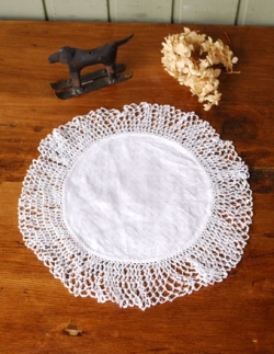 アンティーク雑貨  1930年代のアンティーク ドイリー