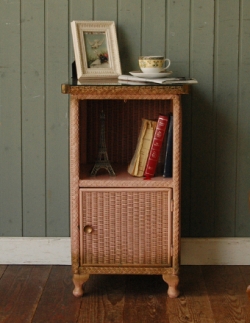 アンティーク家具 アンティークのキャビネット 1940年代のアンティーク ロイドルームチェスト （ピンク）