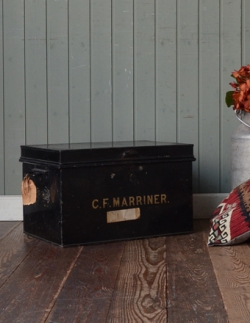 アンティーク家具  1940年代のアンティーク メタルボックス