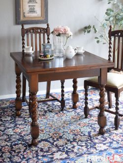 アンティーク家具 アンティークのサイドボード ツイストがおしゃれな伸長式ダイニングテーブル、英国アンティークのドローリーフテーブル