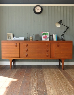 アンティーク家具  1960年代のアンティーク サイドボード