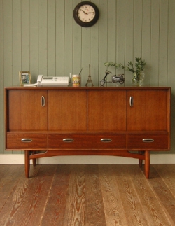 アンティーク家具 アンティークのキャビネット 2012年12月14日にご成約済み。1970年代のG-PLAN アンティーク サイドボード