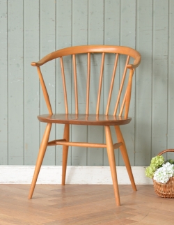 アンティークチェア・椅子 アーコールチェア 人気の北欧ヴィンテージ家具、アーコール スモーカーズチェア（カスタード色・Highタイプ）