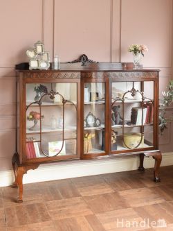 アンティーク家具 アンティークのキャビネット 湾曲ガラスのアンティークショーケース、イギリスから届いたマホガニー材のキャビネット