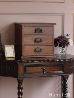 フランスで見つけた小さなアンティークチェスト、卓上で使えるアンティークスモールドロワー(m-1241-f)