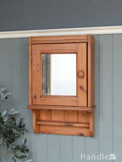 アンティーク家具 アンティークのウォールハンガー ミラーとタオルバーが付いた可愛い壁付け収納家具、パイン材のアンティークのウォールキャビネット