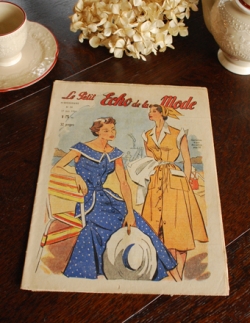 アンティーク雑貨 フランスから到着 アンティークフランス雑誌( Le Petit Echo de la Mode 1951)