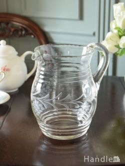 アンティーク雑貨 デカンタ・カラフェ アンティーク アンティークガラスのピッチャー、ブドウの模様が型押しされたウォータージャグ
