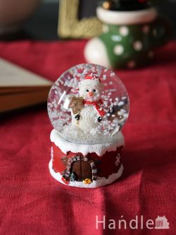 クリスマスのお部屋をおしゃれに彩るオブジェ、雪が舞うクリスマススノードーム （スノーマン）