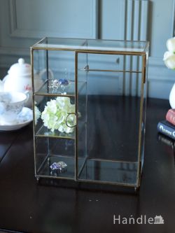 インテリア雑貨 アクセサリートレイ・ボックス おしゃれなガラスの小物入れ、アンティーク調に仕上げた真鍮製のジュエリーボックス
