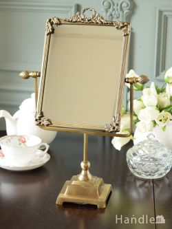 インテリア雑貨 鏡おしゃれ アンティーク調のおしゃれな鏡、華やかな装飾が素敵な真鍮製のスタンドミラー（ゴールド）