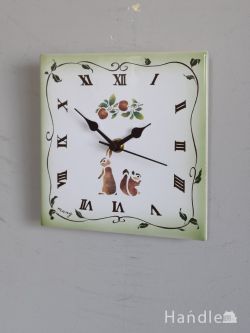 インテリア雑貨 時計 壁掛け ウサギとリスが描かれたレトロな文字盤のウォールクロック（スクエア・レコルト）