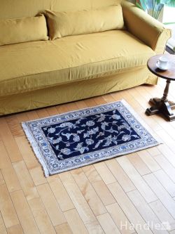 アンティーク雑貨  ナイン（Naeen） 6Laの手織りのペルシャ絨毯、使いやすいサイズのおしゃれなカーペット