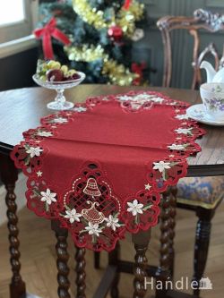 クリスマスベルがモチーフの刺繍が華やかな、おしゃれなテーブルセンター(オーバル・RE)